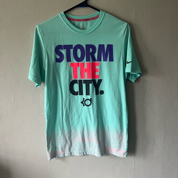 🛍️Nike Teal "Storm The City" KD Graphic Tee Size Small - Picture 1 of 6